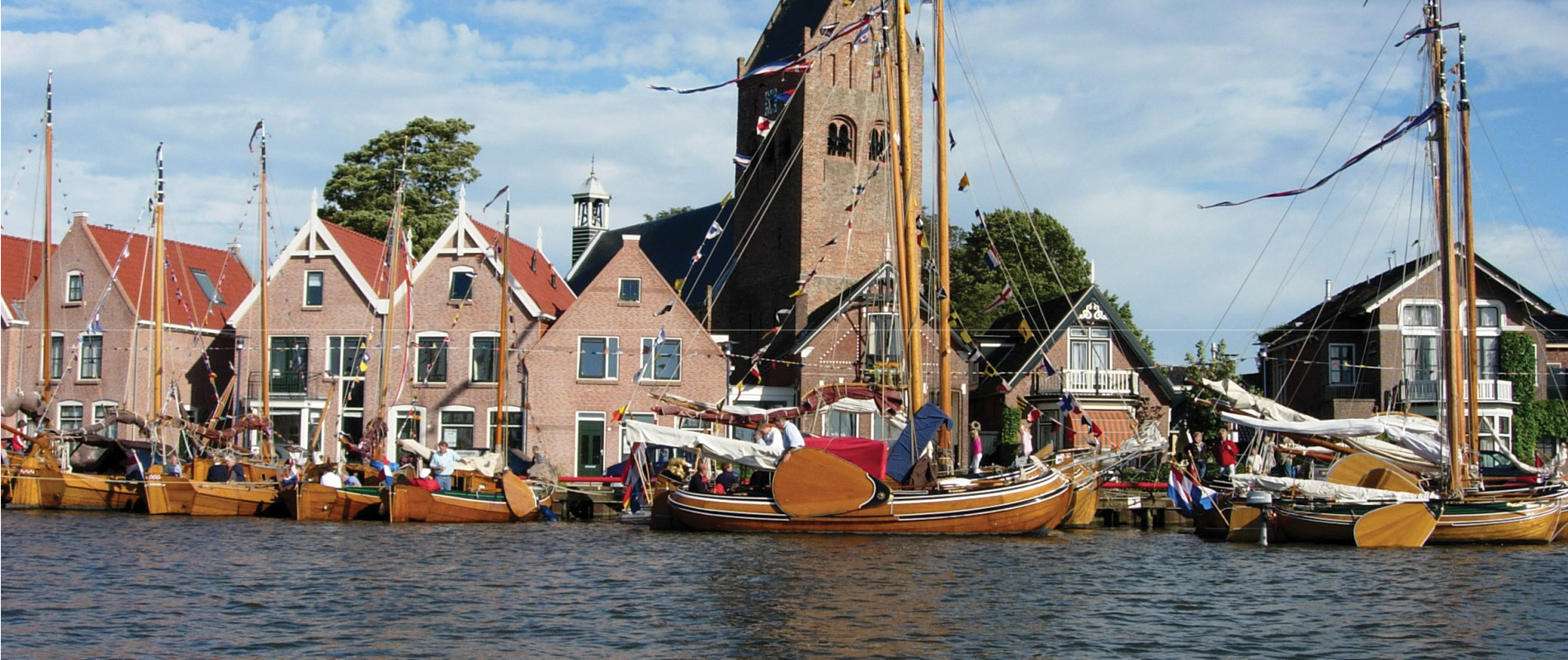 Een boot huren van uit Grou doet u bij - GJS | HW Yachtcharter